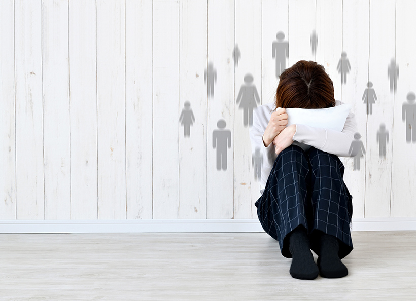 顔をうずめている画像