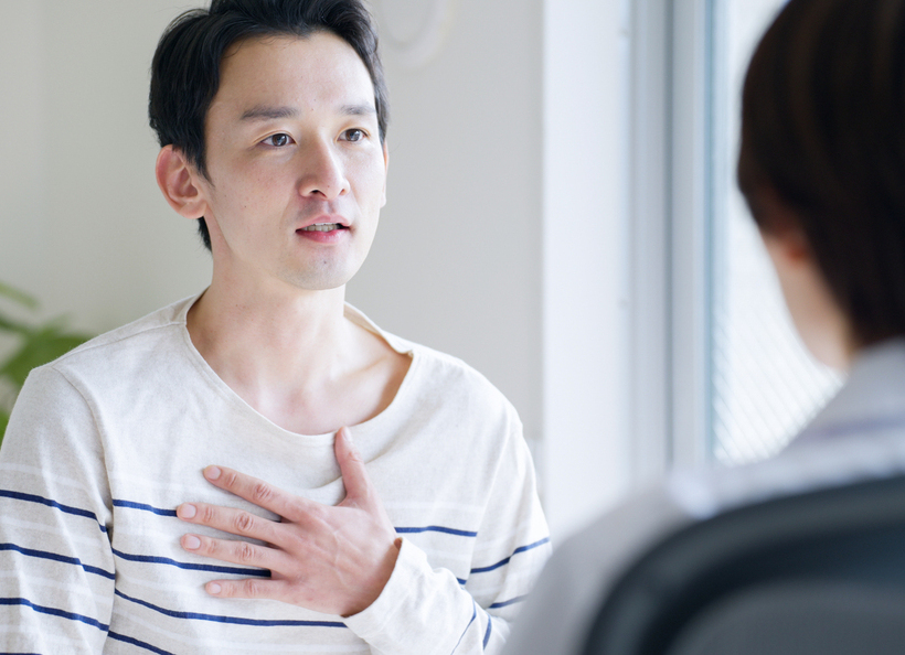 医師と話している画像