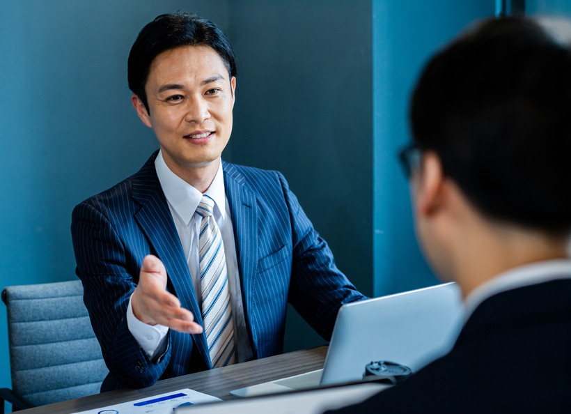 面談している画像