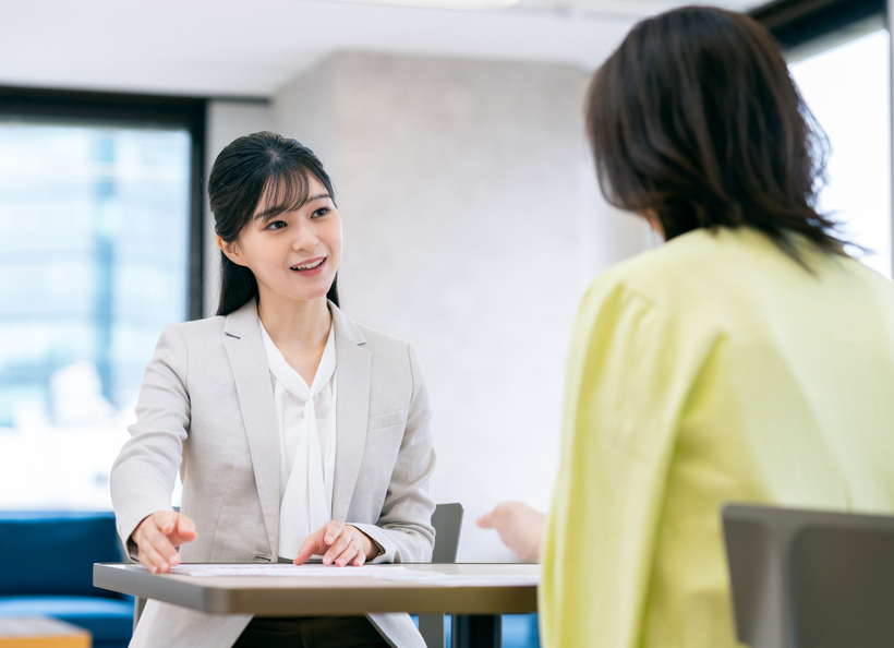 仕事をしている画像