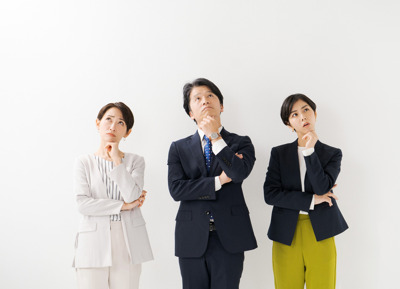 考えている画像