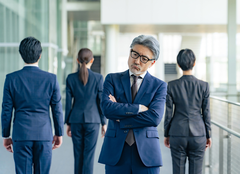 悩んでいる画像