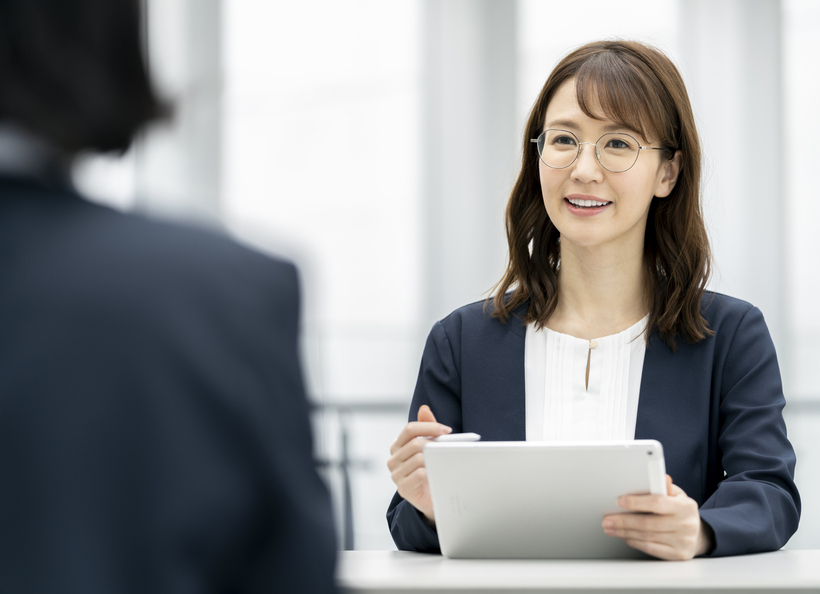 面接している画像