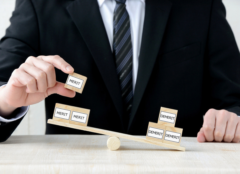 メリットデメリットの画像