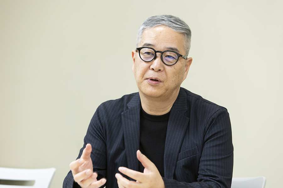 宮永氏がお話している写真