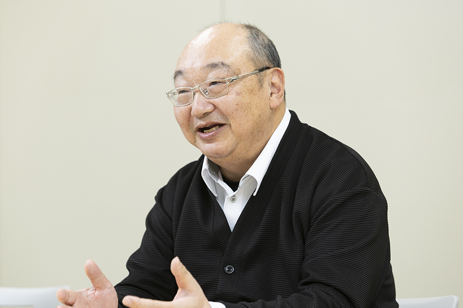 棟方氏が話している写真
