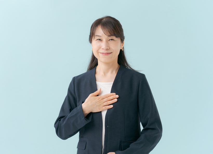 スーツの女性の画像