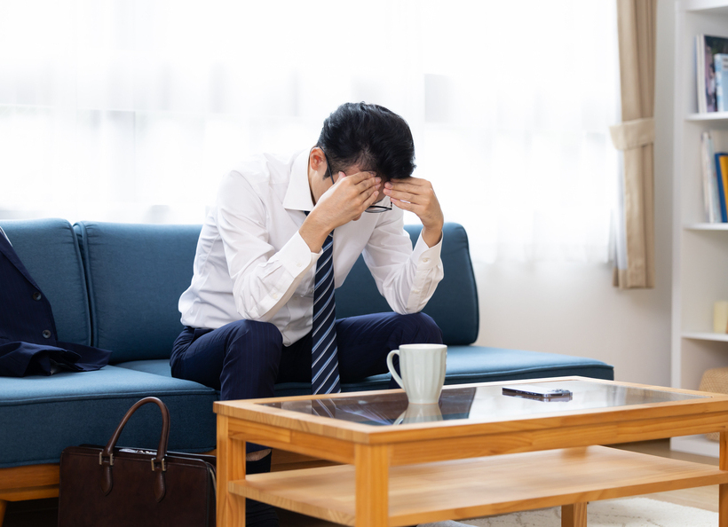 気分が落ち込んでいる画像